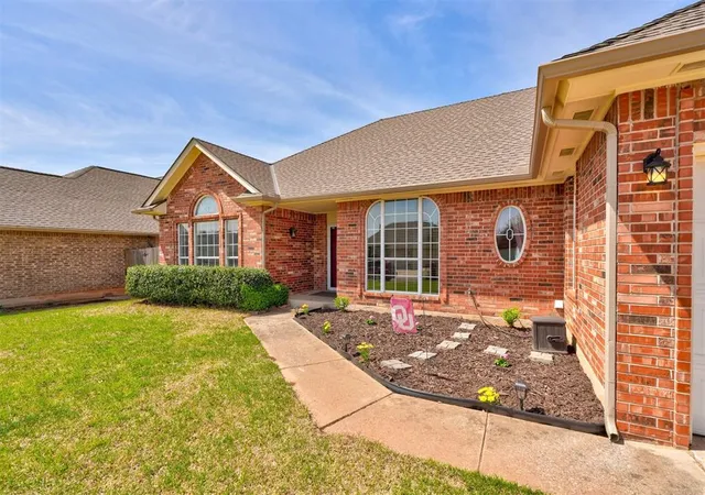 2nd image of 2600 Halifax Way, Norman, OK 73069 | MLS# 1163447