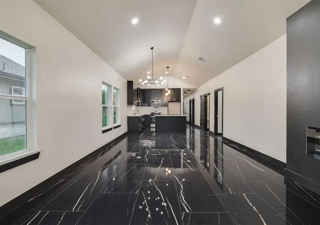 Photo 4 of Single family home for sale at 528 NW 112th Street, Oklahoma City, OK 73114 | MLS# 1163731 | Listing updated on 2025-09-17