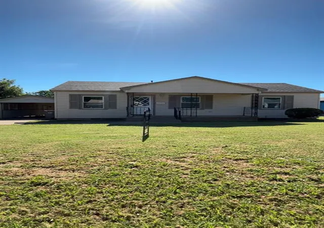 4th image of 17 Nw 28Th St, Lawton, OK 73505 | MLS# 1163892