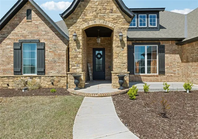 3rd image of 2585 Forest Glen Dr, Choctaw, OK 73020 | MLS# 1163896