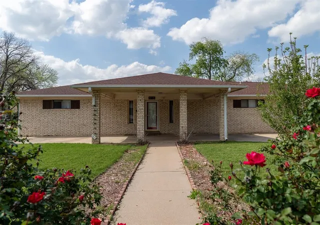 Photo 1 of Single family home for sale at 515 W Tennessee Ave, Pauls Valley, OK 73075 | MLS# 1164513 | Listing updated on 2025-09-24