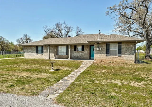 1st image of 3305 E Waterloo Rd, Edmond, OK 73034 | MLS# 1164603