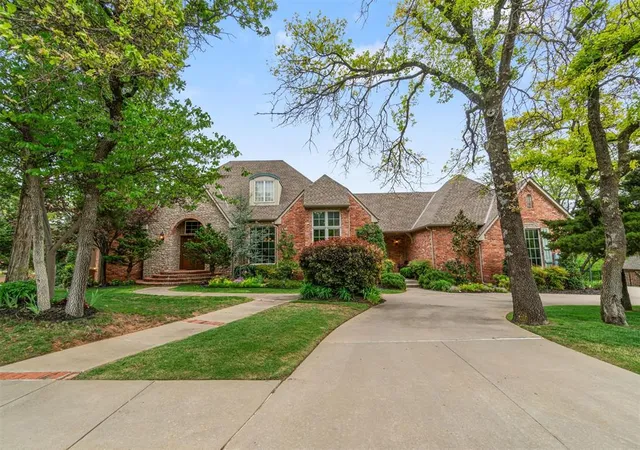 1st image of 3920 Creek Bank Dr, Edmond, OK 73003 | MLS# 1165129