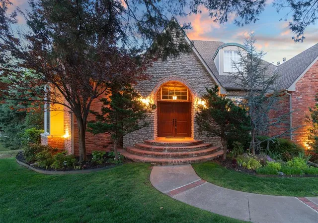 4th image of 3920 Creek Bank Dr, Edmond, OK 73003 | MLS# 1165129