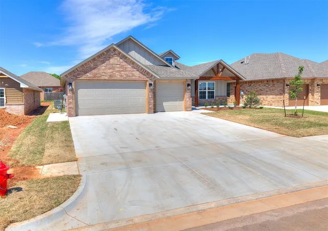 Photo 2 of Single family home for sale at 2817 Dunham Dr, Norman, OK 73071 | MLS# 1165163 | Listing updated on 2025-12-11
