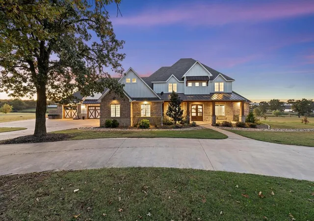 Photo 1 of Single family home for sale at 9757 Bear Creek Rd, Guthrie, OK 73044 | MLS# 1165677 | Listing updated on 2026-01-08