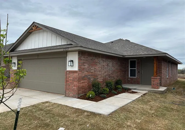 Photo 2 of Sale Pending at 2937 Nw 196th Place, Edmond, OK 73012 | MLS# 1165991 | Listing updated on 2025-06-25