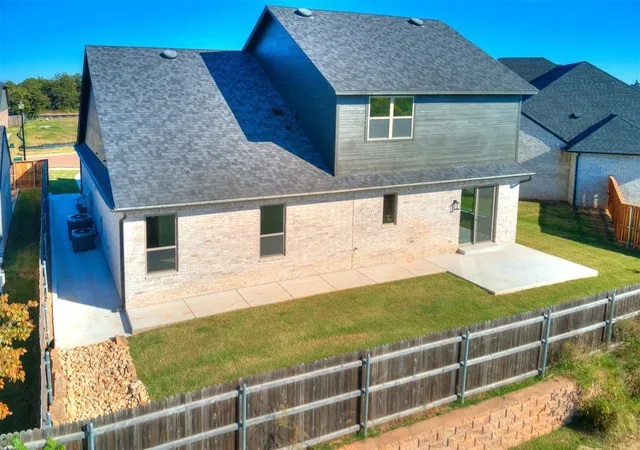 37th image of 2333 Amante Ct, Edmond, OK 73034 | MLS# 1166372