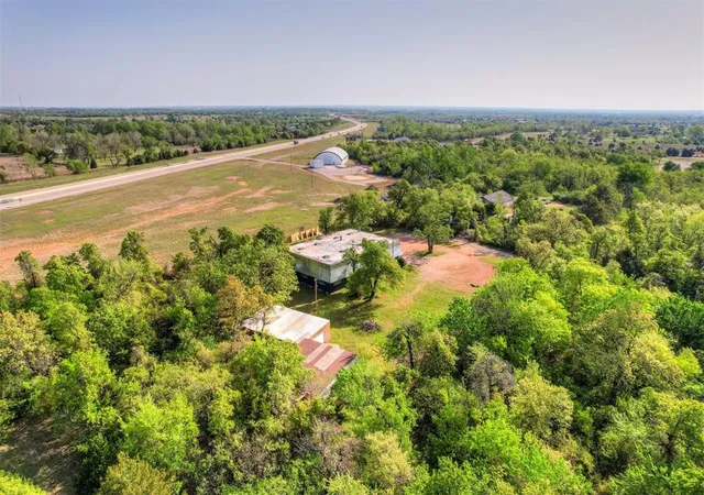 3rd image of 205 Whispering Ln, Newcastle, OK 73065 | MLS# 1166374