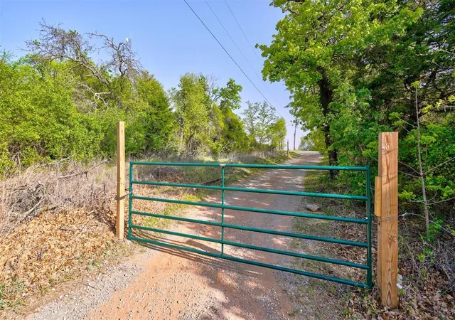 4th image of 205 Whispering Ln, Newcastle, OK 73065 | MLS# 1166374