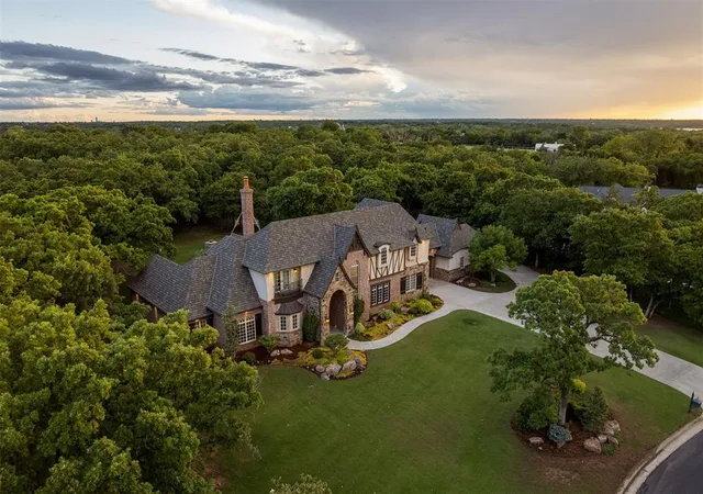 Photo 2 of Mansion for sale at 2933 Spring Crst Cir, Jones, OK 73049 | MLS# 1167231 | Listing updated on 2025-11-01
