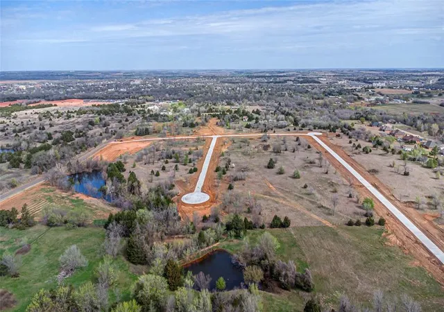 Photo 3 of Sale Pending at 1952 S Blackberry Bnd, Guthrie, OK 73044 | MLS# 1167475 | Listing updated on 2026-07-30
