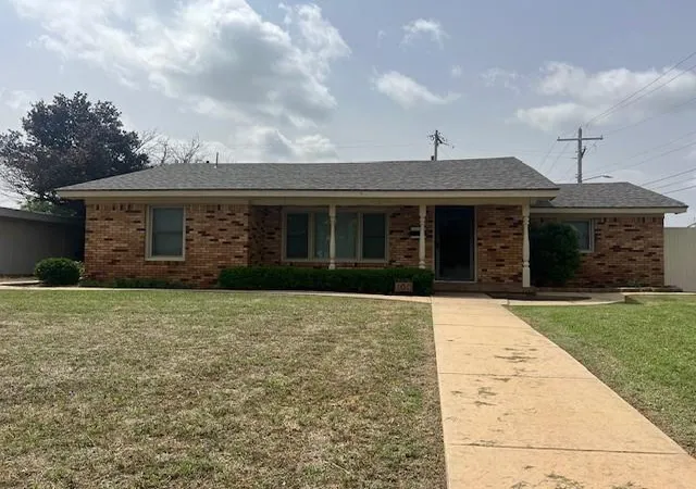 Photo 1 of Single family home for sale at 100 Cameron Dr, Altus, OK 73521 | MLS# 1167575 | Listing updated on 2025-06-17
