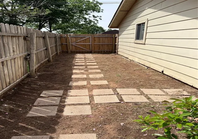 Photo 33 of Single family home for sale at 100 Cameron Dr, Altus, OK 73521 | MLS# 1167575 | Listing updated on 2025-06-17