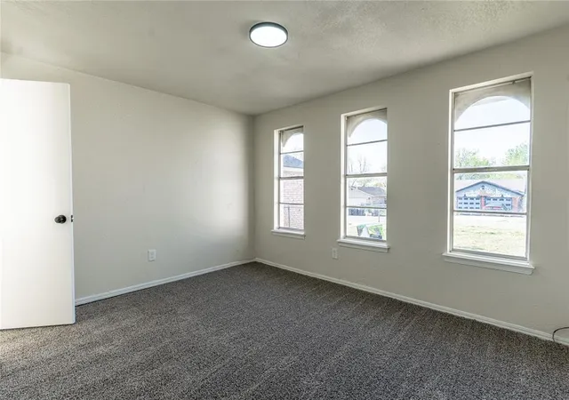 3rd image of 213 Nw 86Th St, Oklahoma City, OK 73114 | MLS# 1167588