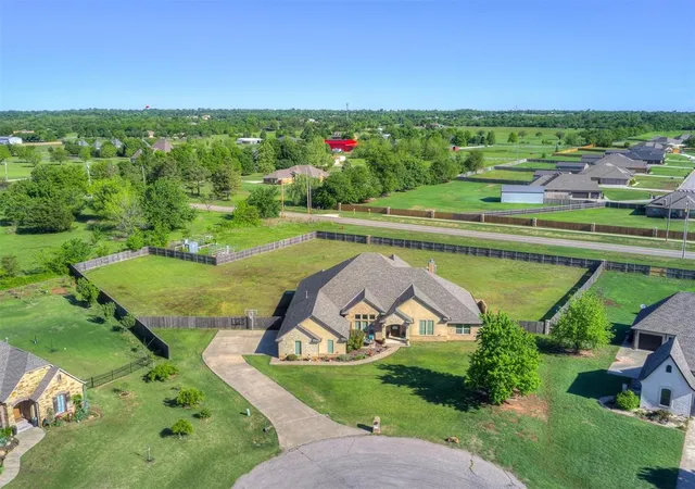 2nd image of 7437 Sw 105th St, Oklahoma City, OK 73173 | MLS# 1167843