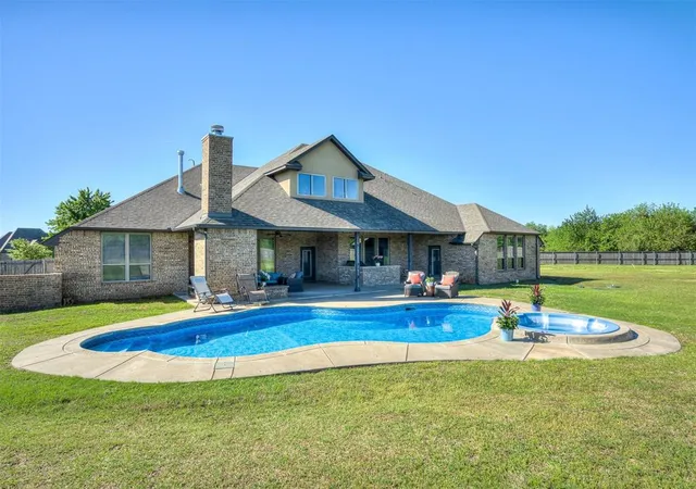 3rd image of 7437 Sw 105Th St, Oklahoma City, OK 73173 | MLS# 1167843