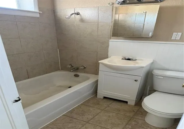 3rd image of 827 W Chickasha St, Chickasha, OK 73018 | MLS# 1167858