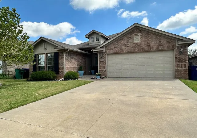 2nd image of 2328 Nw 191st Ct, Edmond, OK 73012 | MLS# 1167877