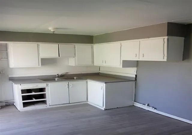 Photo 4 of Single family home for sale at 524 S 11th Street, Frederick, OK 73542 | MLS# 1168106 | Listing updated on 2025-08-05