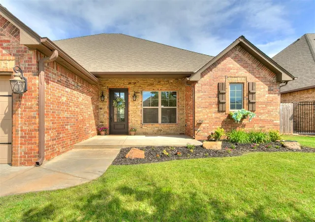 Photo 2 of Single family home for sale at 1808 Lago Dr, Oklahoma City, OK 73160 | MLS# 1168378 | Listing updated on 2025-10-14