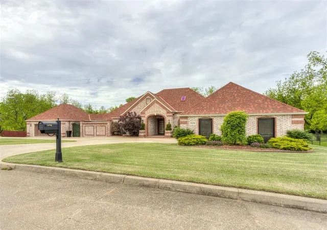 2nd image of 9408 S Caldwell Dr, Oklahoma City, OK 73130 | MLS# 1168415