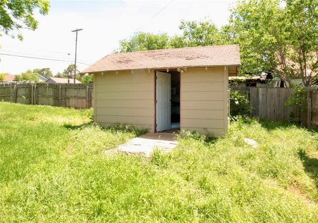 Homes for sale in Altus, OK | 808 N Lee St, Altus, OK 73521 | MLS# 1168626