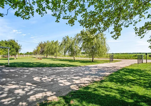 3rd image of 1115 Ne Foreman Rd, Yukon, OK 73099 | MLS# 1168699