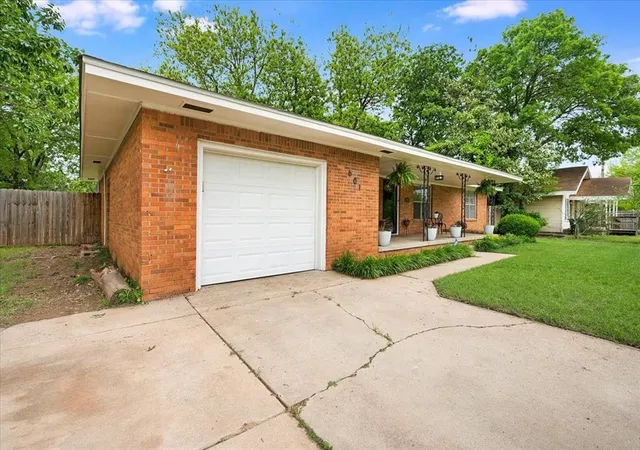 2nd image of 601 S Findlay Ave, Norman, OK 73071 | MLS# 1168841