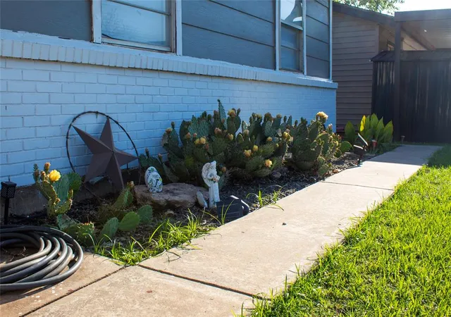 Photo 3 of Single family home for sale at 605 N Meandering St, Frederick, OK 73542 | MLS# 1169137 | Listing updated on 2025-09-23