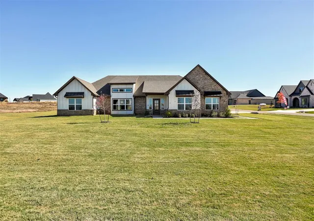 3rd image of 2980 Two Socks Run, Guthrie, OK 73044 | MLS# 1169251