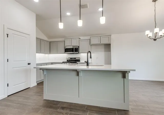 5th image of 959 Se 16Th Ter, Newcastle, OK 73065 | MLS# 1169363