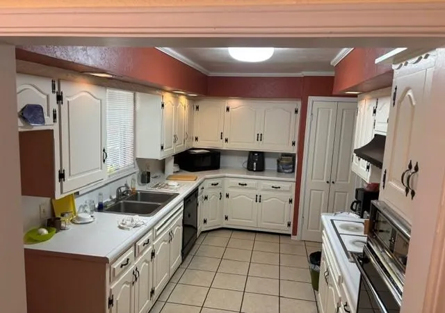 Photo 2 of Single family home for sale at 405 W Choctaw St, Lindsay, OK 73052 | MLS# 1169535 | Listing updated on 2025-09-25