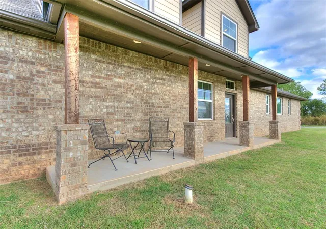 4th image of 3918 S 4Th St, Chickasha, OK 73018 | MLS# 1169564