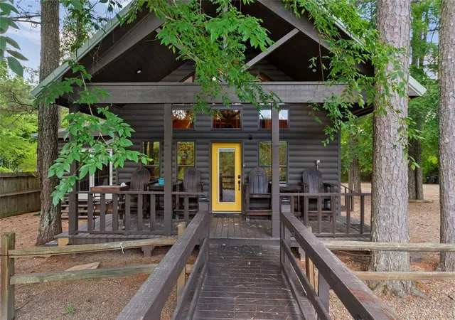 3rd image of 962 Red Fox Rd, Broken Bow, OK 74728 | MLS# 1169584