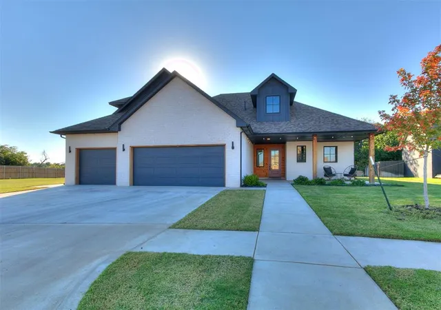 2nd image of 2117 Aminas Way, Yukon, OK 73099 | MLS# 1169648