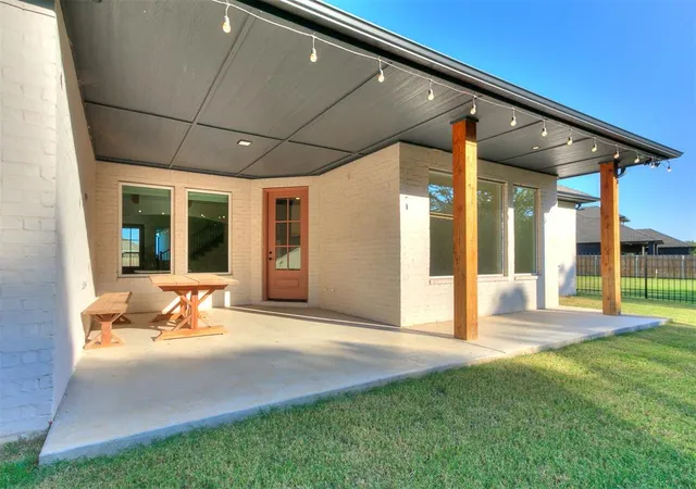 3rd image of 2117 Aminas Way, Yukon, OK 73099 | MLS# 1169648