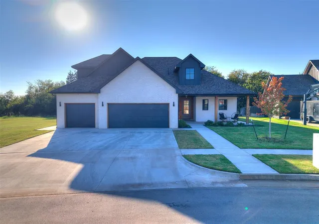 4th image of 2117 Aminas Way, Yukon, OK 73099 | MLS# 1169648