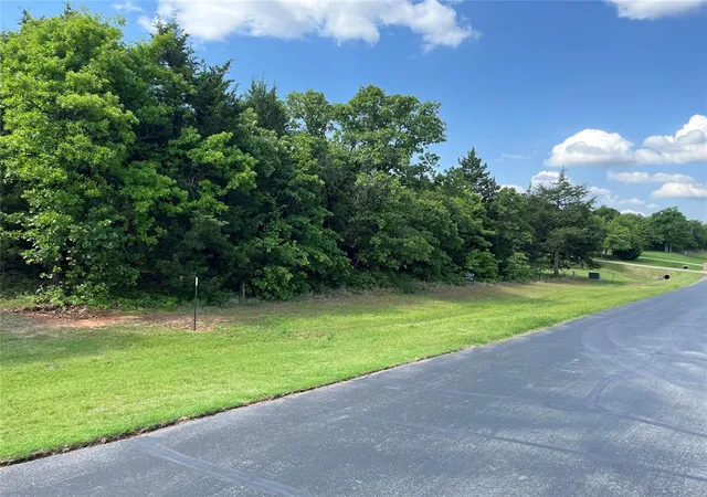 Photo 1 of Sale Pending at 6624 Mystic Valley Dr, Edmond, OK 73034 | MLS# 1169837 | Listing updated on 2026-07-22