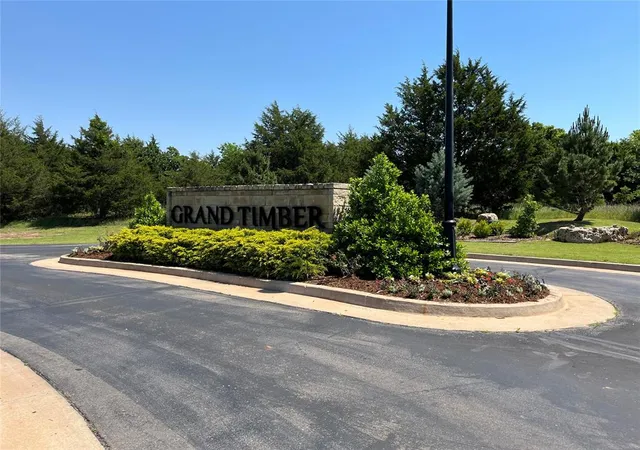 Photo 3 of Sale Pending at 6624 Mystic Valley Dr, Edmond, OK 73034 | MLS# 1169837 | Listing updated on 2026-07-22