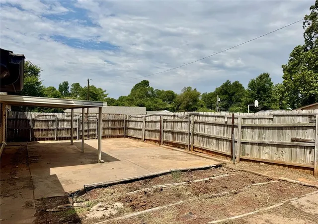28th image of 142 Skyline Dr, Chickasha, OK 73018 | MLS# 1169852