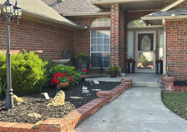 2nd image of 418 Palo Verde Dr, Yukon, OK 73099 | MLS# 1170104
