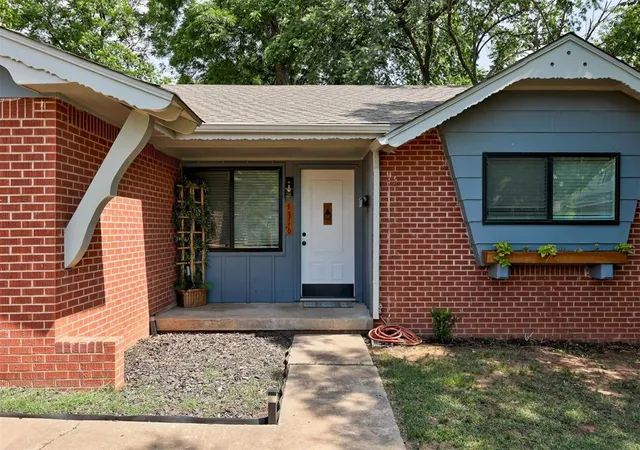2nd image of 1316 W Logan Ave, Guthrie, OK 73044 | MLS# 1170162