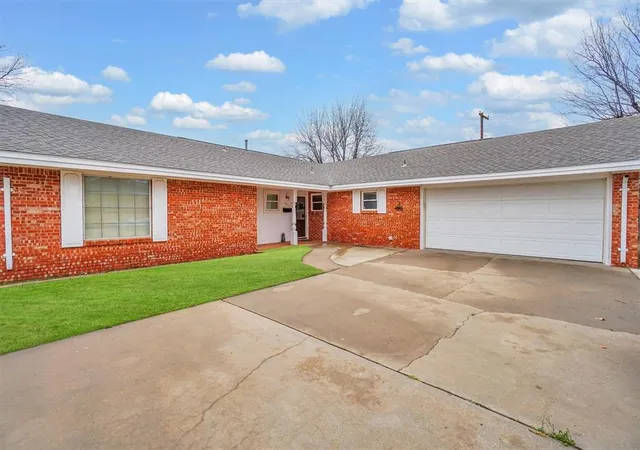 Photo 4 of Single family home for sale at 421 W Madison St, Mangum, OK 73554 | MLS# 1170178 | Listing updated on 2025-09-15