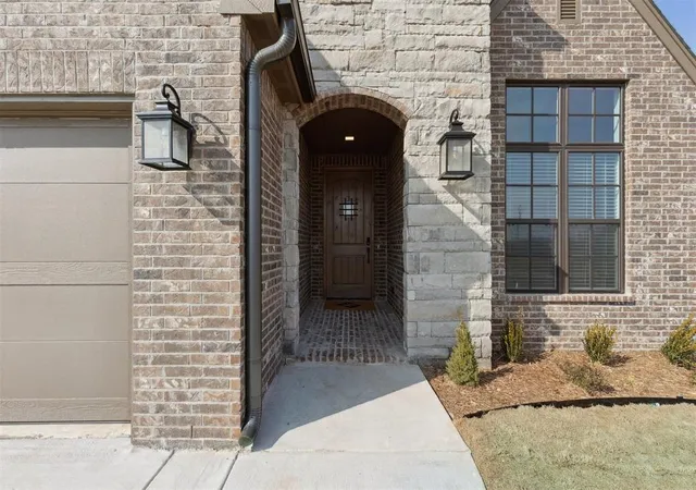 2nd image of 15505 Starlight Ln, Oklahoma City, OK 73078 | MLS# 1170309