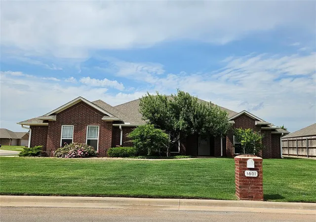 Photo 1 of Single family home for sale at 1801 Caribou St, Altus, OK 73521 | MLS# 1170385 | Listing updated on 2025-11-03