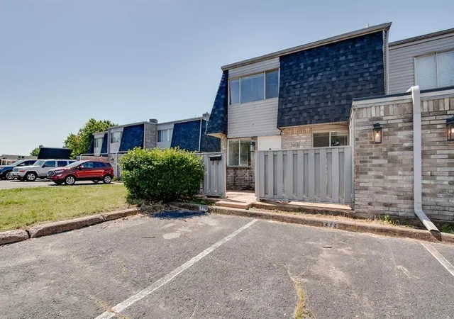Photo 2 of Townhouse for sale at 1414 Bill Carrol Dr, Norman, OK 73071 | MLS# 1170397 | Listing updated on 2025-11-13