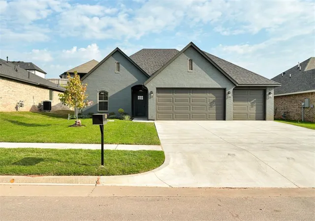1st image of 6301 Frankie Lynn Ln, Edmond, OK 73034 | MLS# 1170775