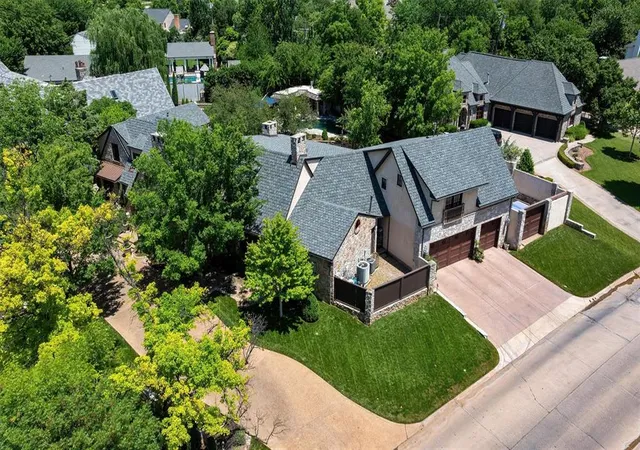 Photo 1 of Mansion for sale at 6638 Avondale Dr, Nichols Hills, OK 73116 | MLS# 1170847 | Listing updated on 2025-06-03
