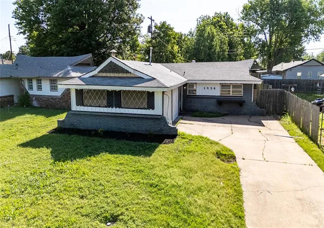 1st image of 1524 Hampton Dr, Oklahoma City, OK 73115 | MLS# 1170863